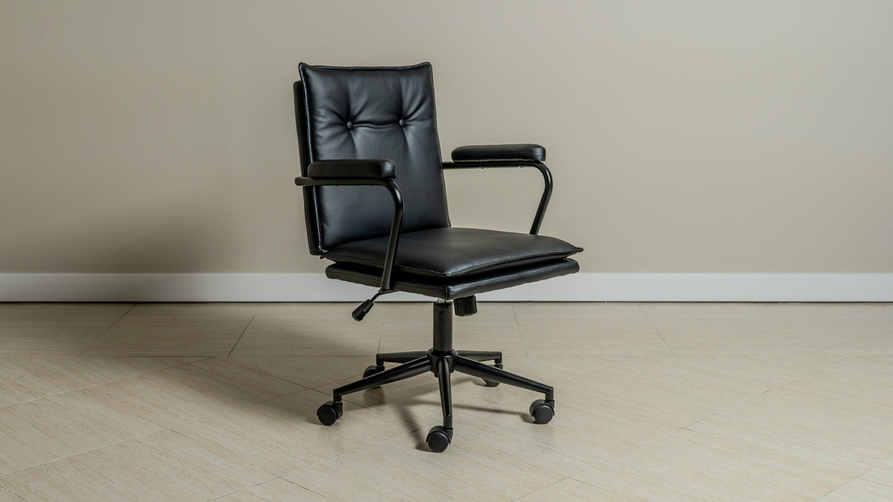 Executive Cushioned Office Chair – Classic Comfort, Modern Edge