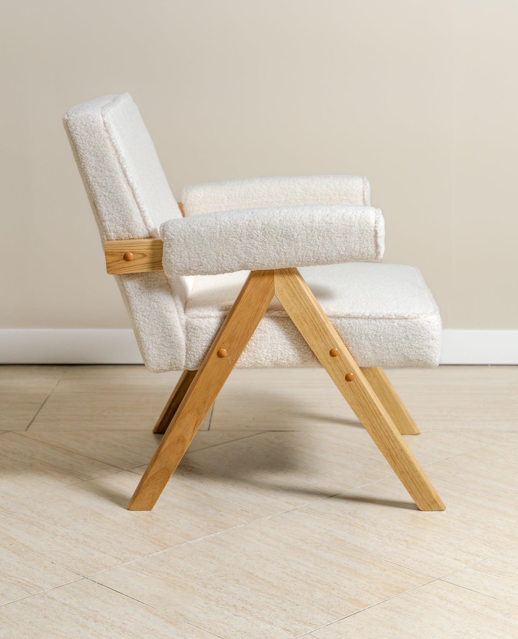 Bascuas Boho Upholstered Armchair (Bouclé White Fabric) – Mid-century Style Accent Chair - Marcel Olsen