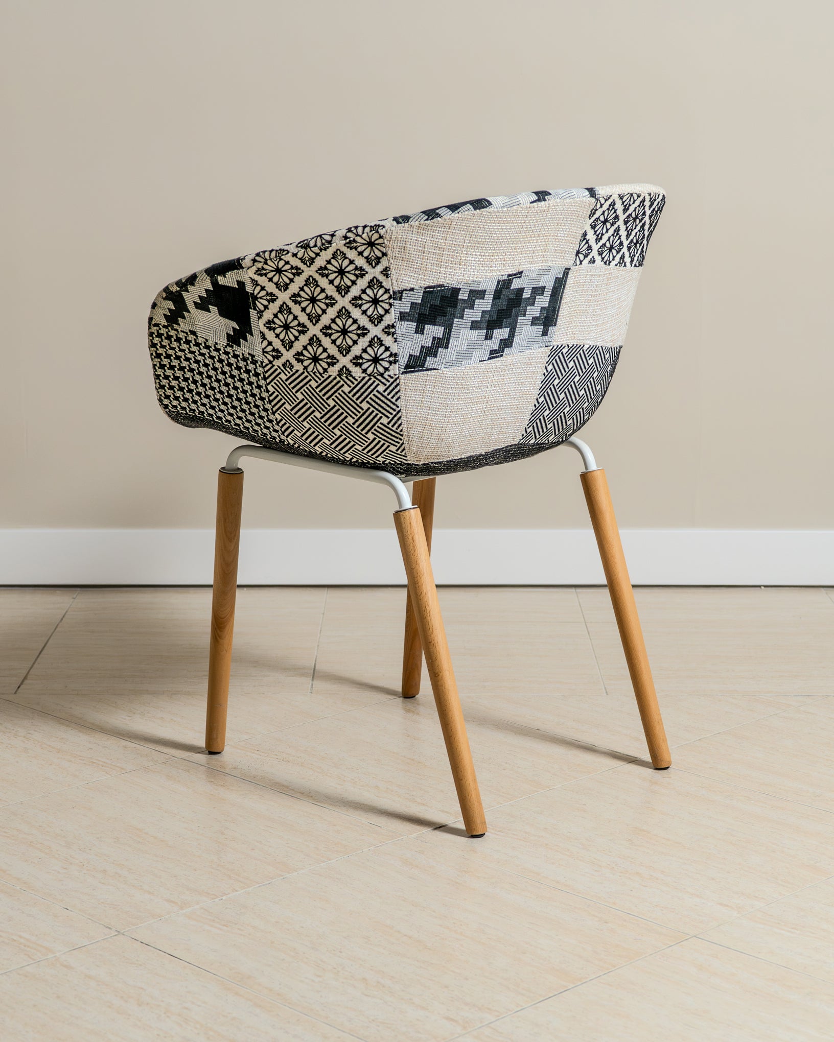Casco Modern Dining Chair (Monochrome) – Scandinavian Style Shell Chair with Wooden Legs - Marcel Olsen