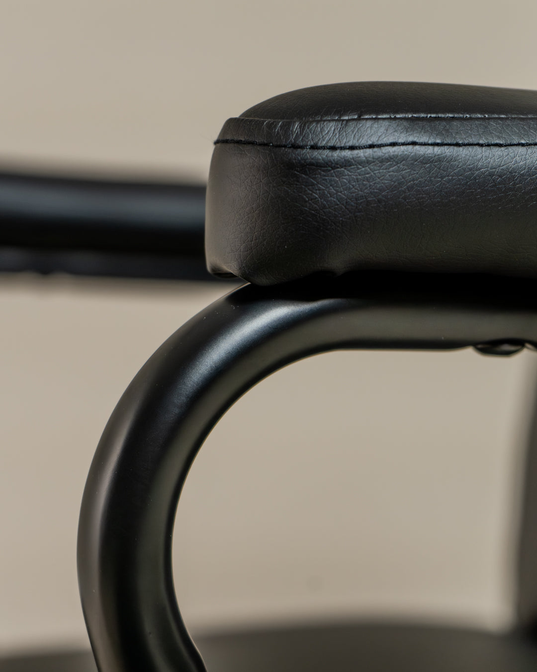 Executive Cushioned Office Chair (Black Faux Leather) – Mid-century Modern Swivel Desk Chair - Marcel Olsen