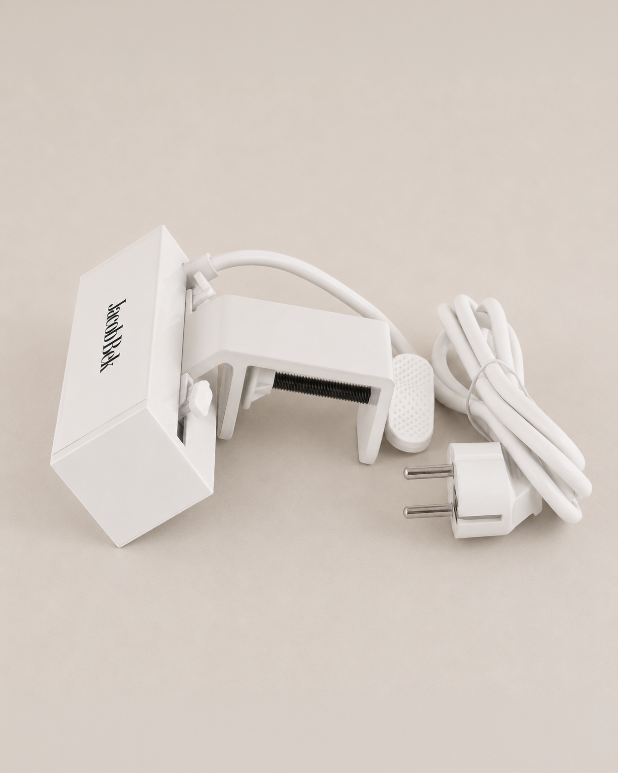 5-in-1 Desk Power Strip With USB-C & Clamp Mount – White - Outlet Power & Wire Management - Marcel Olsen