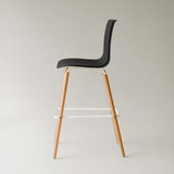 Casco Scandinavian Bar Stools – Set of 4 (Jet Black / Arctic White) – Outlet Outlet Products - Marcel Olsen