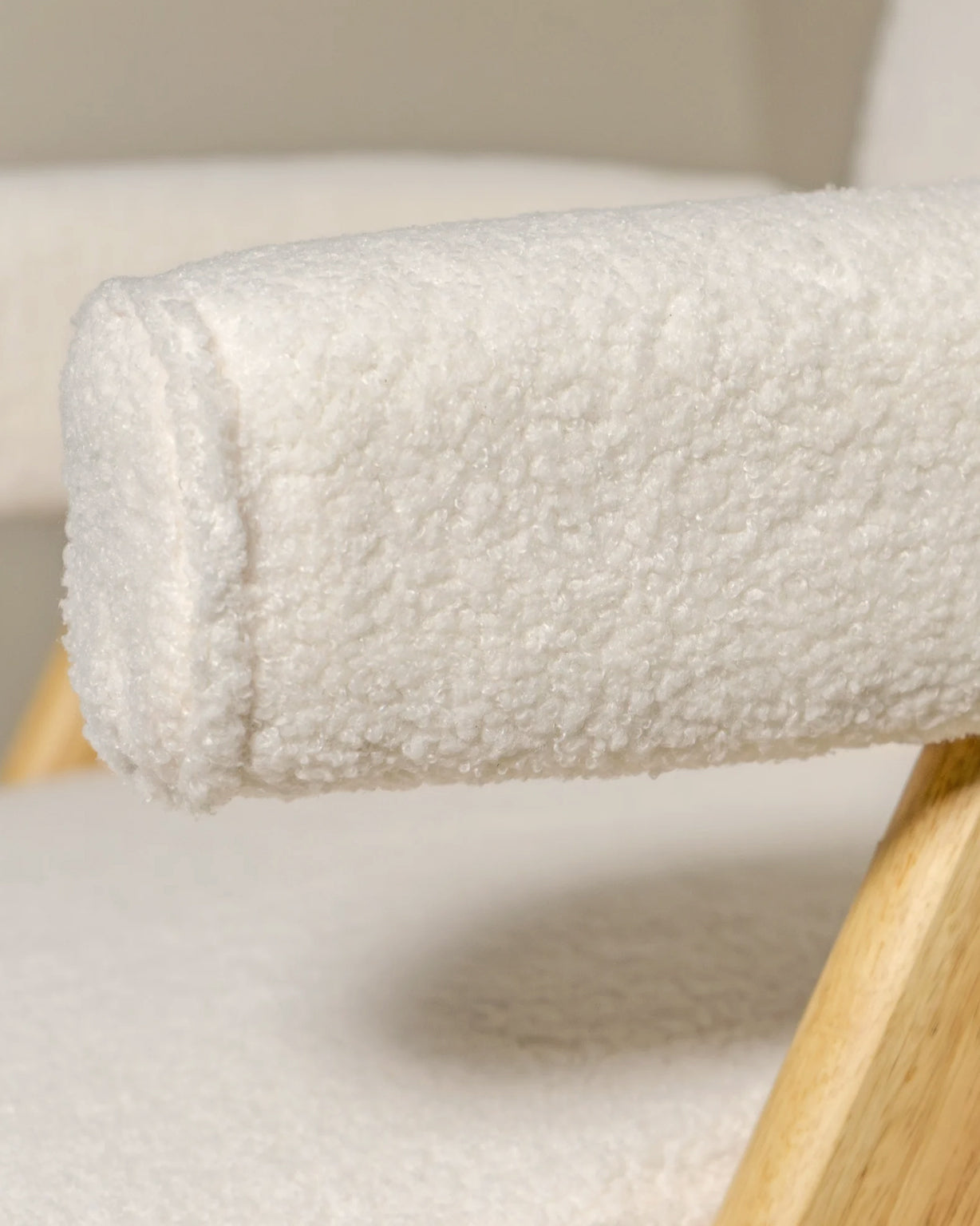 Bascuas Boho Upholstered Armchair (Bouclé White Fabric) – Outlet - Marcel Olsen
