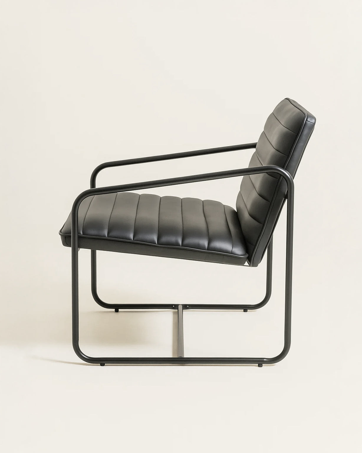 Berria Armchair Metal & Vegan Leather (Ebony Black) – Modern Industrial Ribbed Lounge Chair - Marcel Olsen