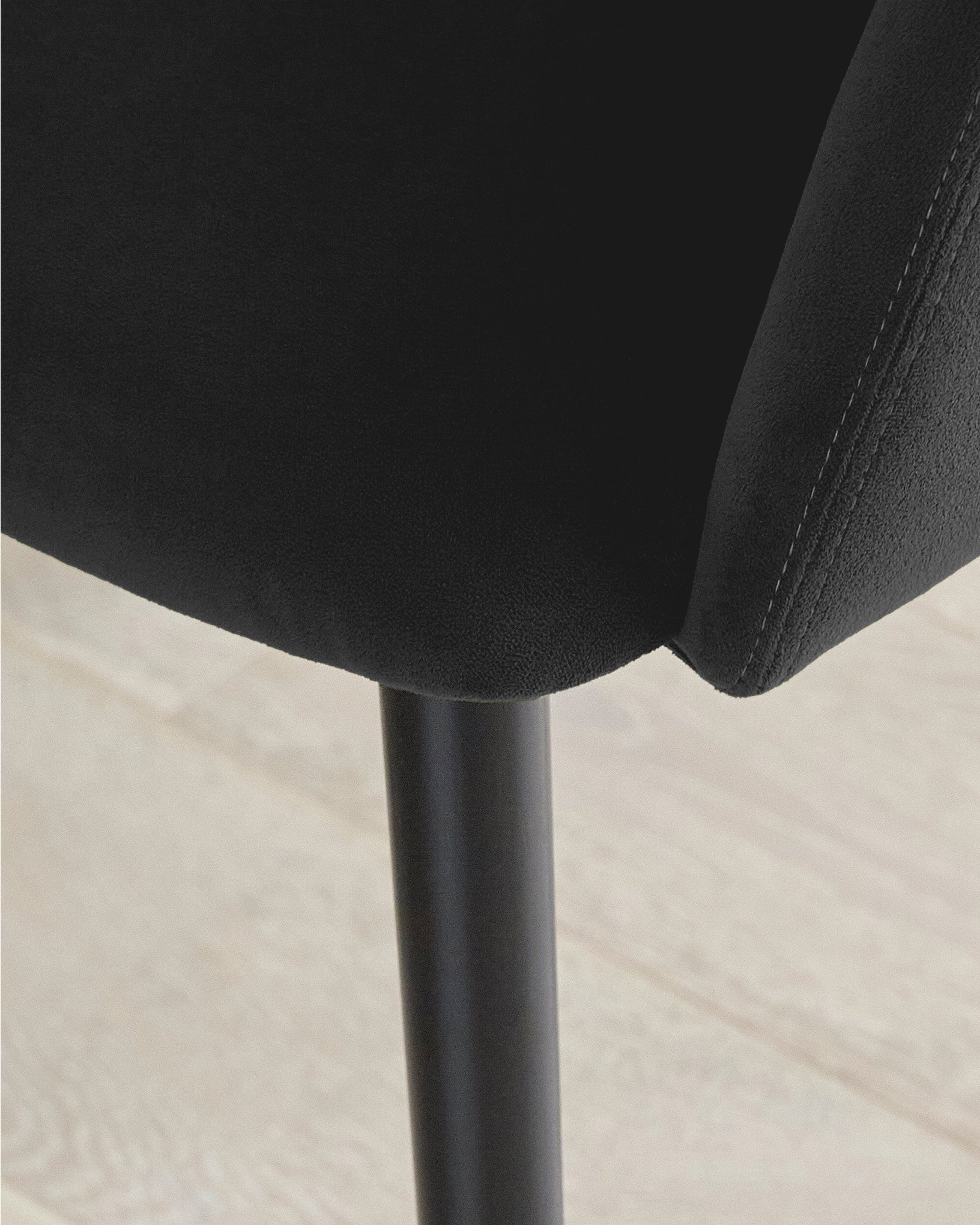 Bonanova Velvet Dining Chair (Noir Black Fabric) – Modern Upholstered Dining Chair with Armrests - Marcel Olsen