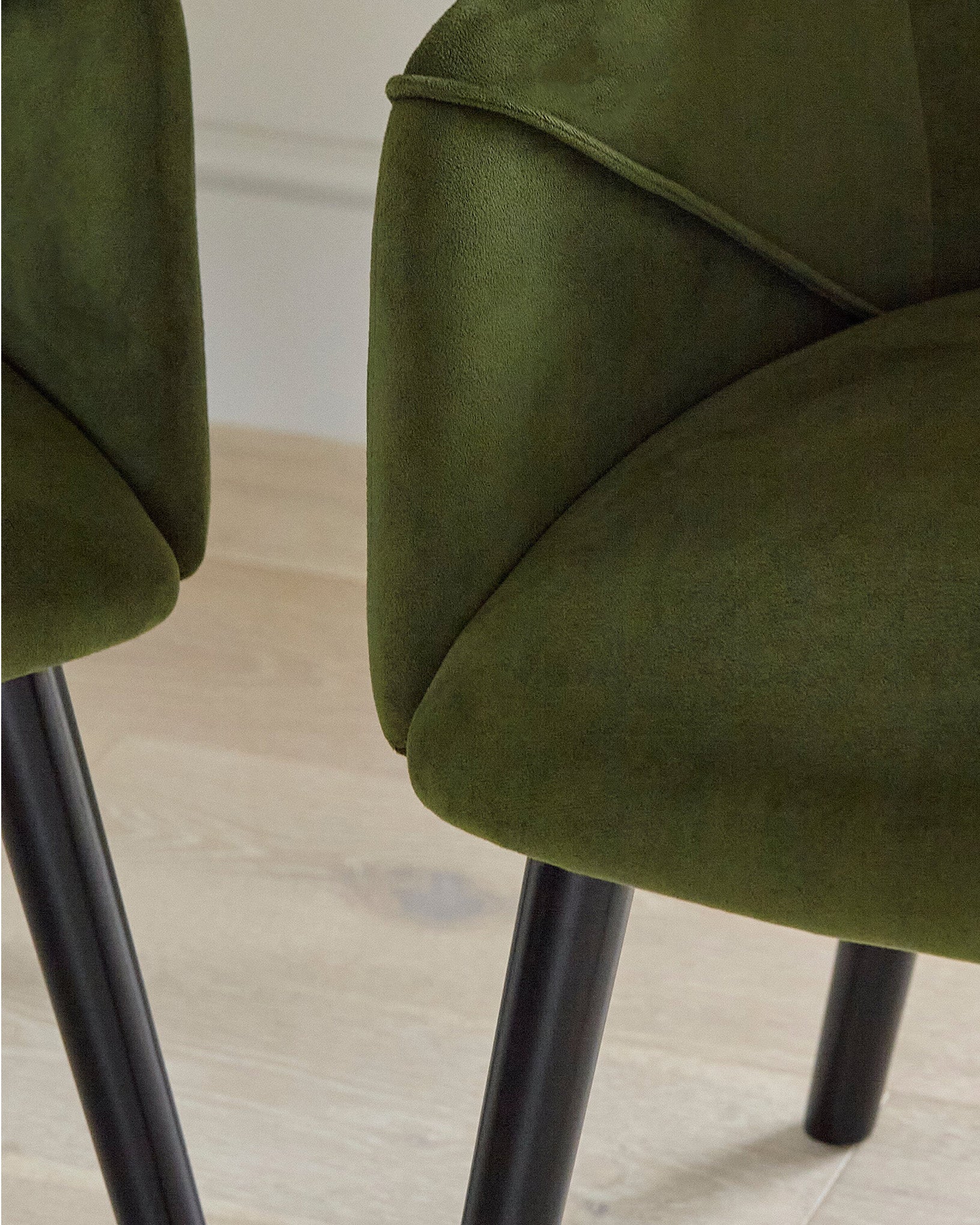 Bonanova Velvet Dining Chair (Verdigris Green Fabric) – Modern Upholstered Dining Chair with Armrests - Marcel Olsen