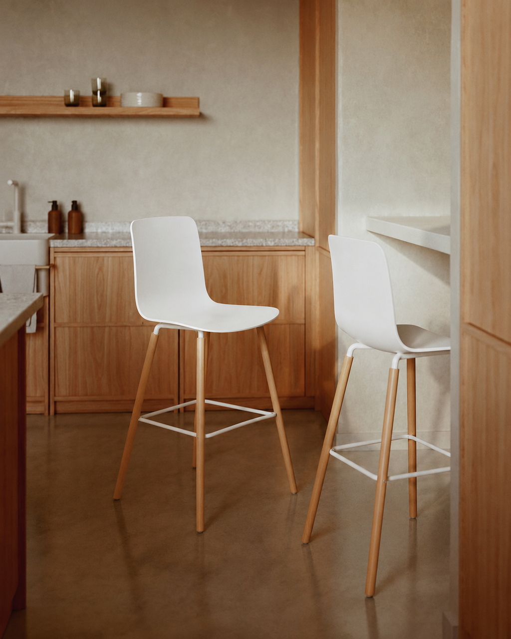 Casco Scandinavian Bar Stools – Set of 4 (Arctic White, Seat Height 63cm) – Outlet Outlet Products - Marcel Olsen