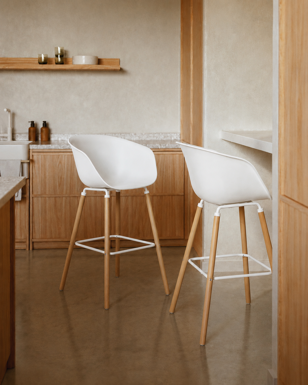 Casco Scandinavian Bar Stool Armchairs – Set of 4 (Arctic White, Seat Height 68cm) – Outlet Outlet Products - Marcel Olsen