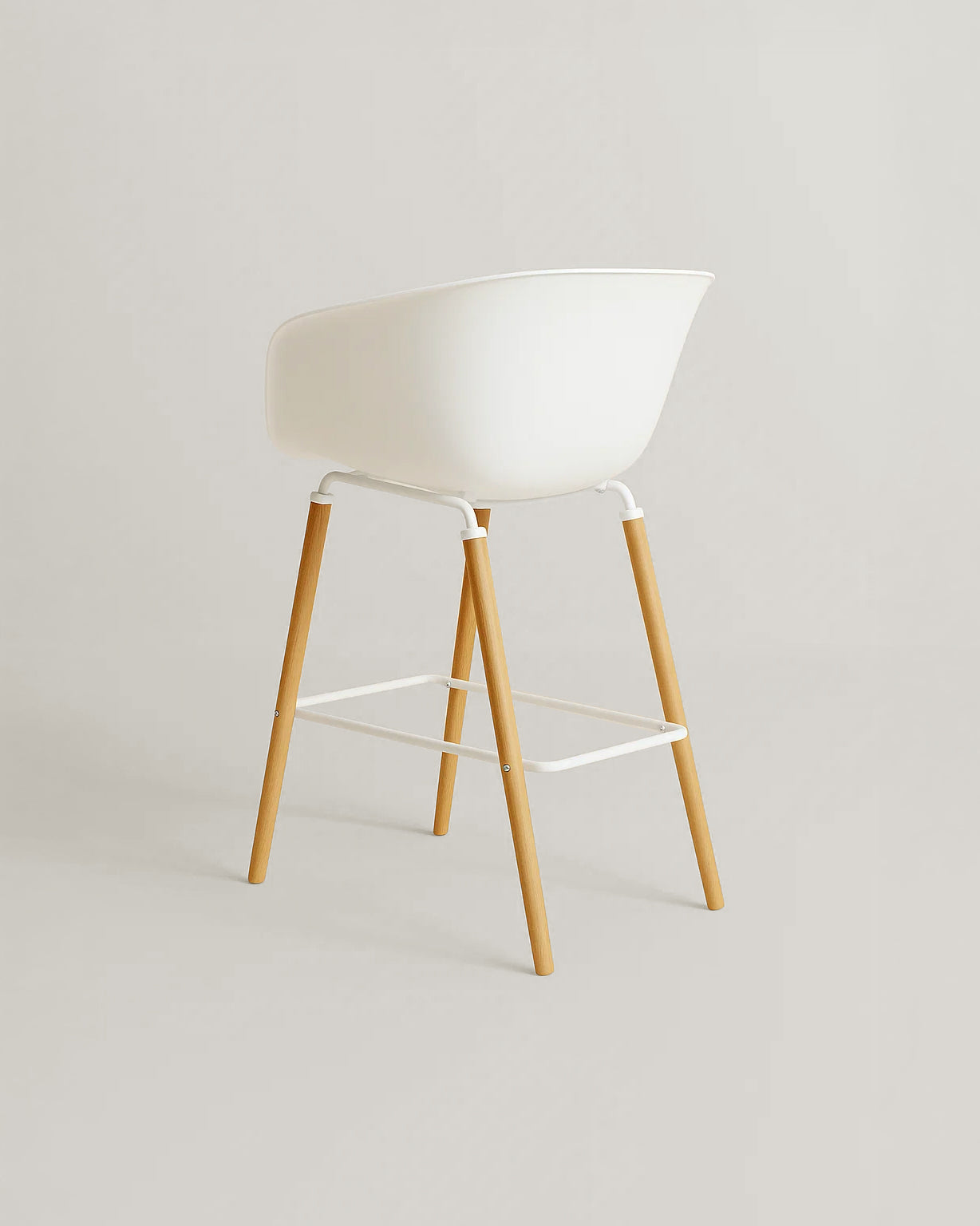 Casco Modern Bar Stool Armchair (Arctic White) – Scandinavian Style Shell Stool with Wooden Legs & Armrests (68cm) (4 Units) Outlet Products - Marcel Olsen