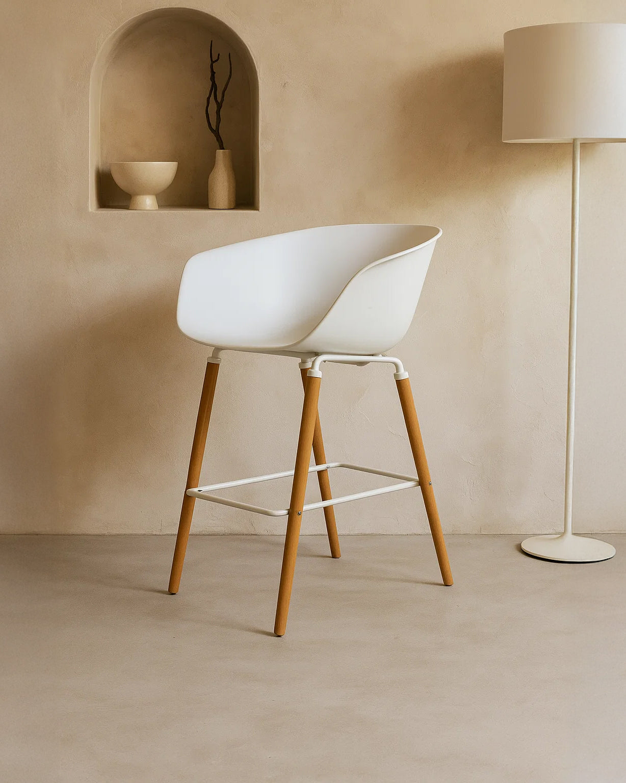 Casco Modern Bar Stool Armchair (Arctic White) – Scandinavian Style Shell Stool with Wooden Legs & Armrests (68cm) (4 Units) Outlet Products - Marcel Olsen
