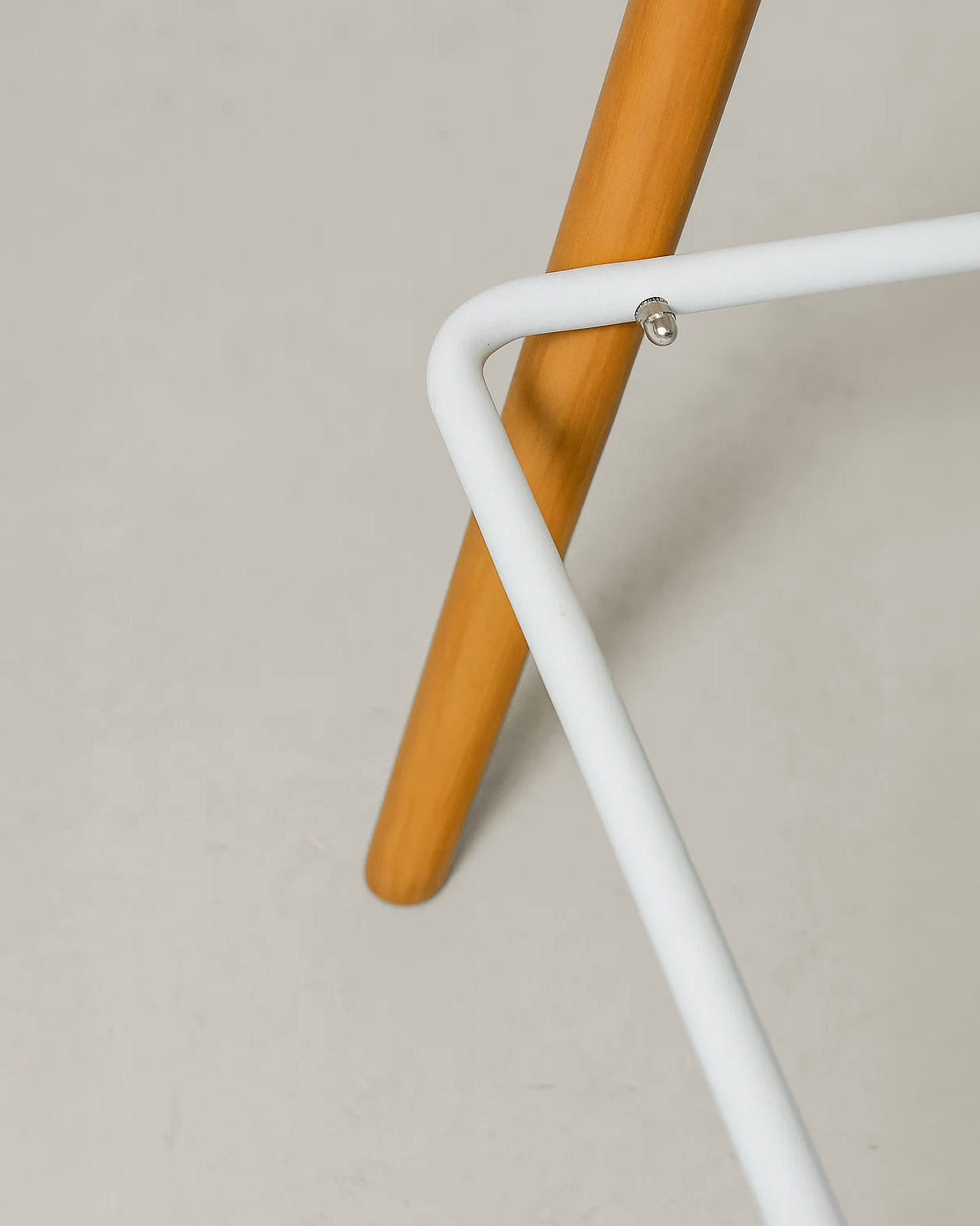 Casco Modern Bar Stool Armchair (Arctic White) – Scandinavian Style Shell Stool with Wooden Legs & Armrests (68cm) (4 Units) Outlet Products - Marcel Olsen