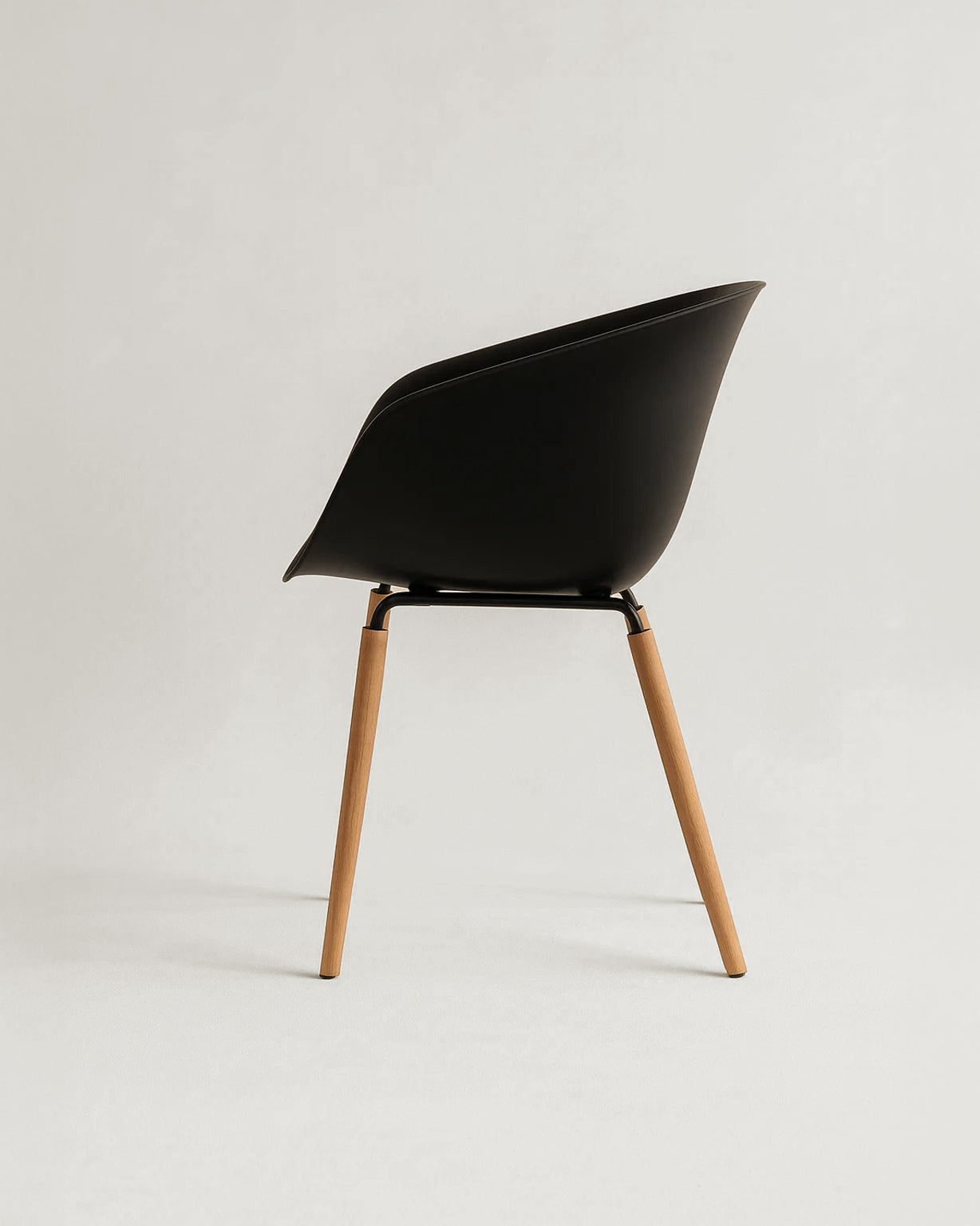 Casco Modern Dining Chair (Jet Black) – (4 Units) Outlet Products - Marcel Olsen
