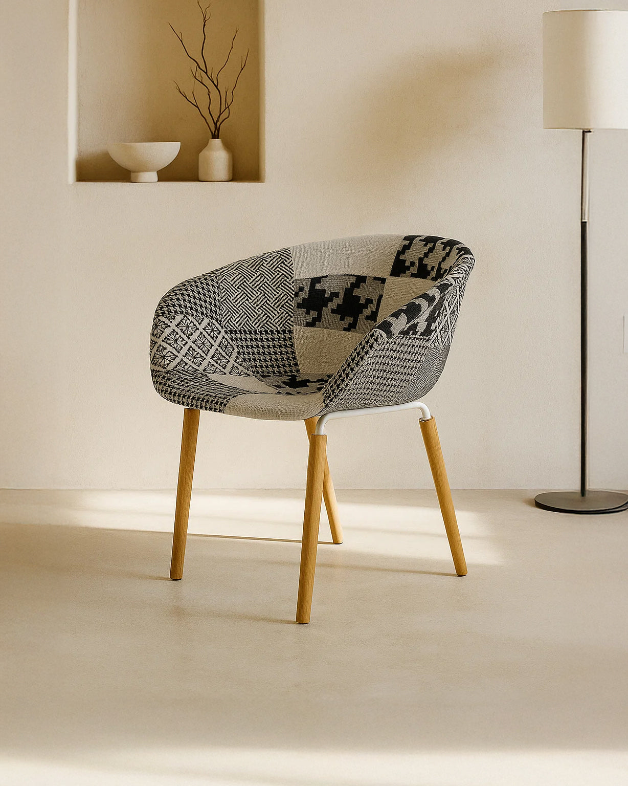 Casco Modern Dining Chair (Monochrome) – Scandinavian Style Shell Chair with Wooden Legs (4 Units) Outlet Products - Marcel Olsen