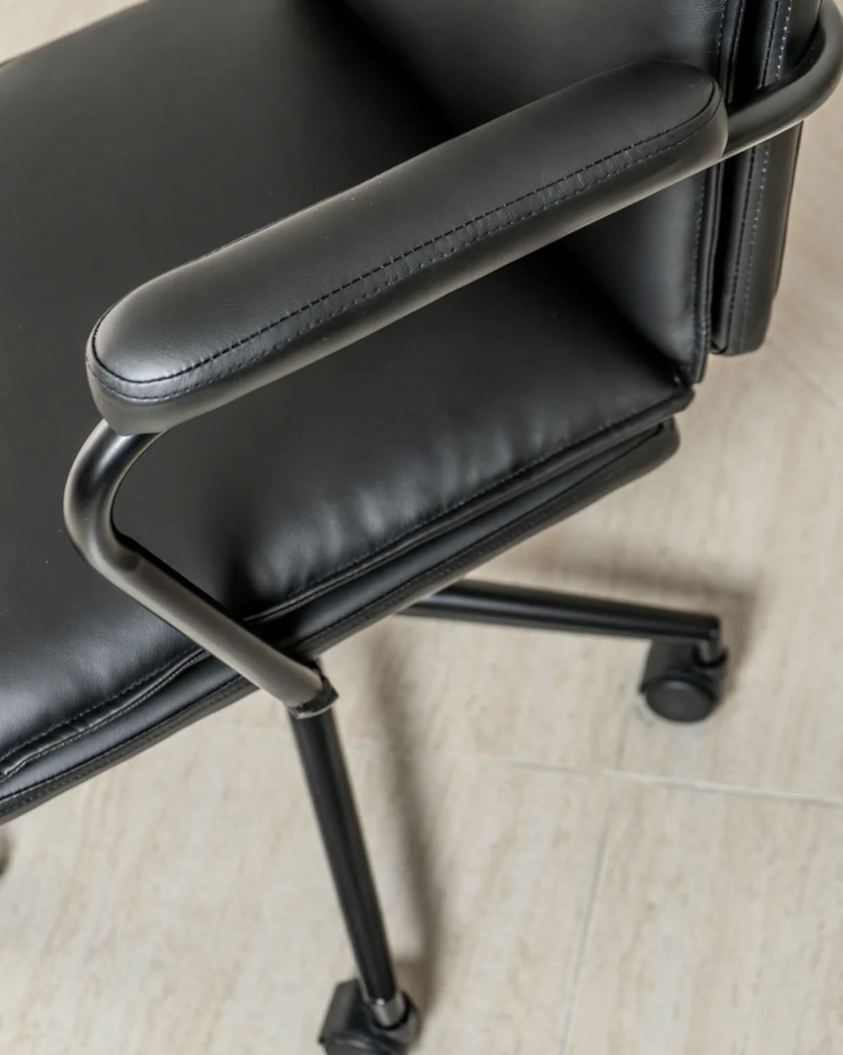 Executive Cushioned Office Chair (Black Faux Leather) – Mid-century Modern Swivel Desk Chair - Marcel Olsen