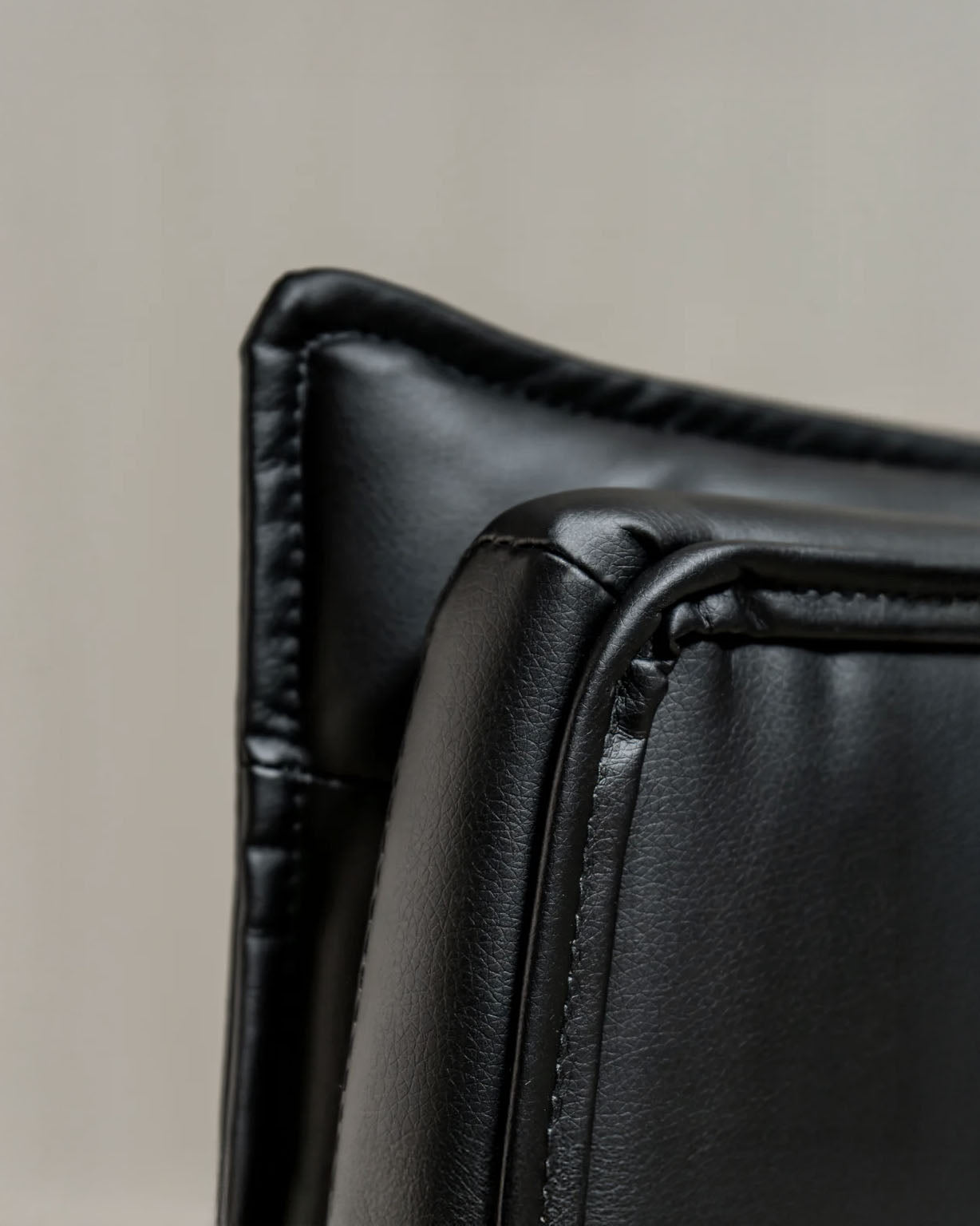 Executive Cushioned Office Chair (Black Faux Leather) – Mid-century Modern Swivel Desk Chair - Marcel Olsen