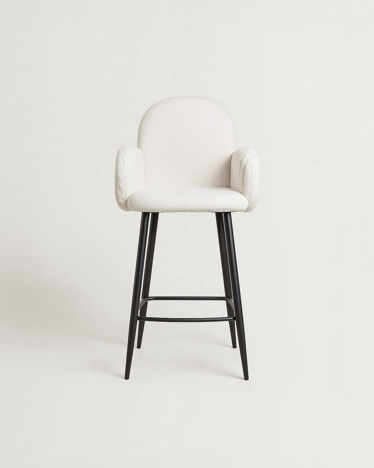 Nubbi Upholstered Bar Stools – Set of 4 (Soft White, 61cm – Low) – Outlet Outlet Products - Marcel Olsen