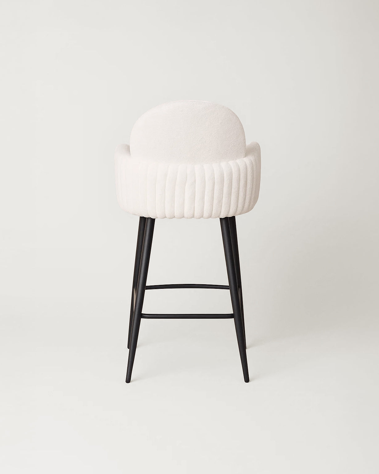 Nubbi Upholstered Bar Stools – Set of 4 (Soft White, 61cm – Low) – Outlet Outlet Products - Marcel Olsen