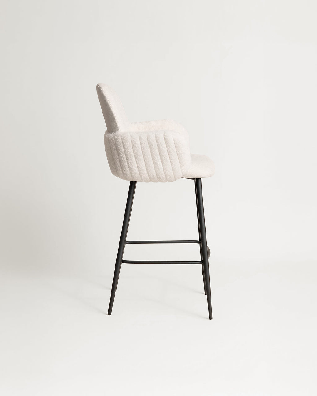 Nubbi Upholstered Bar Stools – Set of 4 (Soft White, 61cm – Low) – Outlet Outlet Products - Marcel Olsen