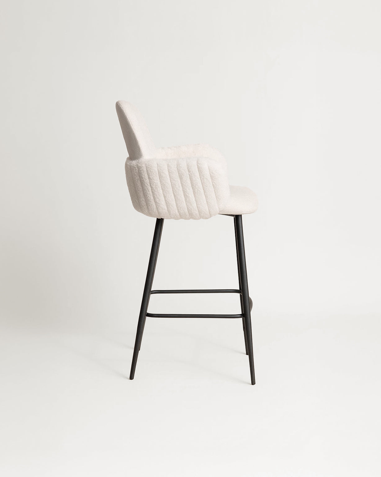 Nubbi Upholstered Bar Stools – Set of 4 (Soft White, 61cm – Low) – Outlet Outlet Products - Marcel Olsen