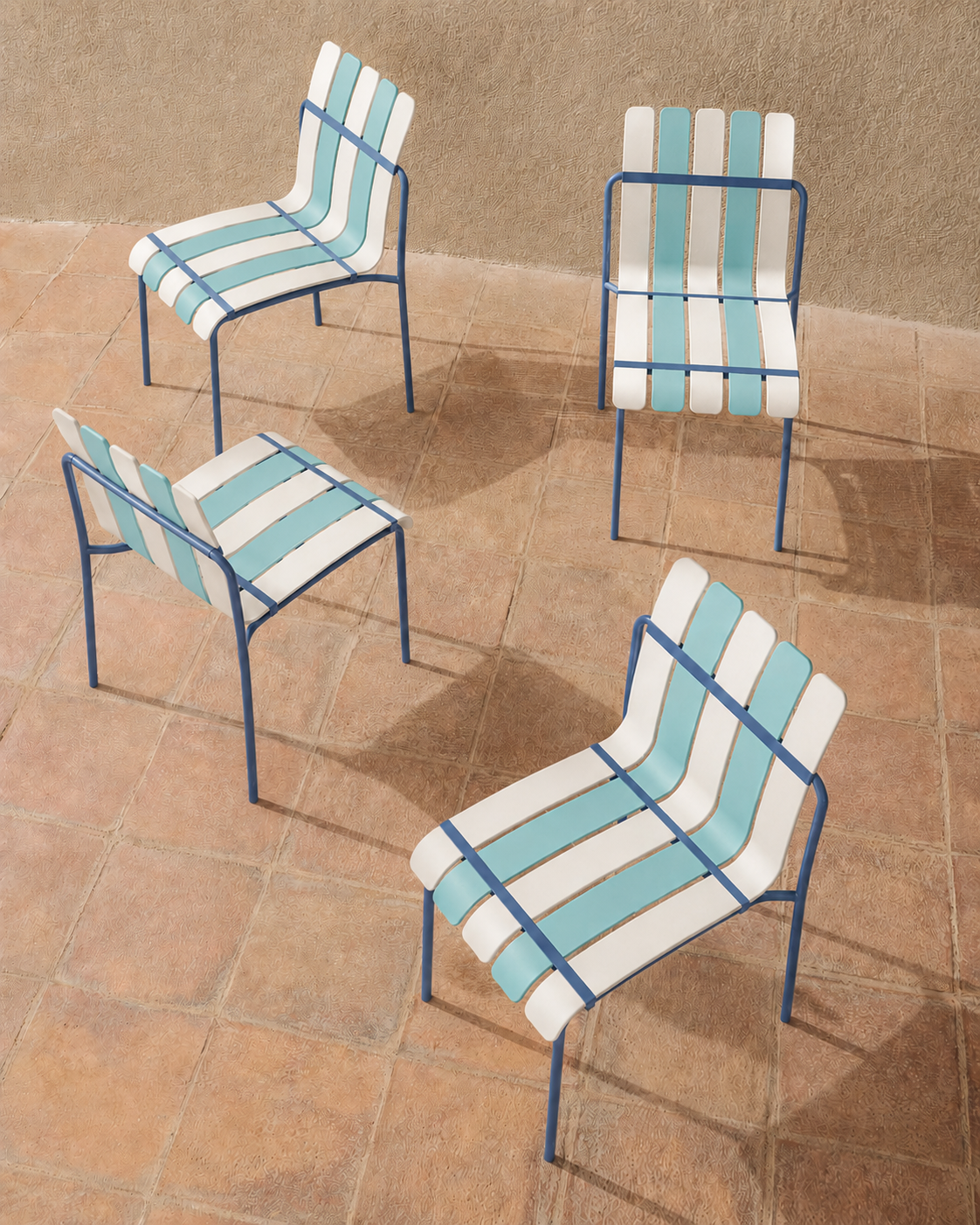 Ondara Outdoor Chairs – Set of 4 (Sea Blue & White) – Outlet - Marcel Olsen