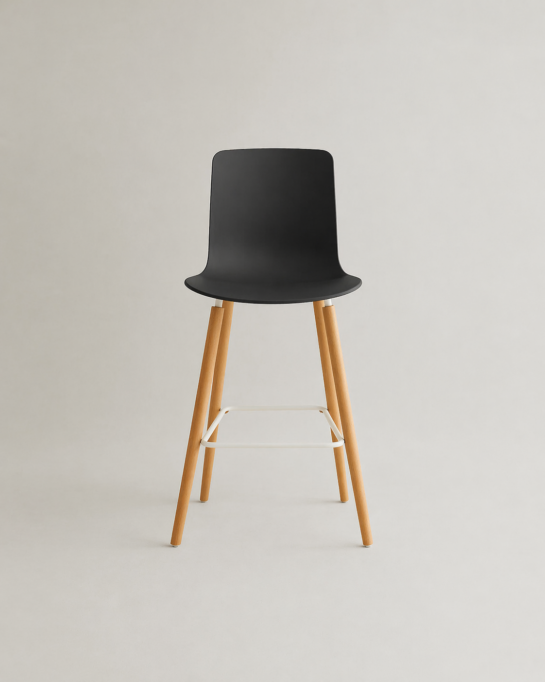 Casco Scandinavian Bar Stools – Set of 4 (Jet Black / Arctic White) – Outlet Outlet Products - Marcel Olsen